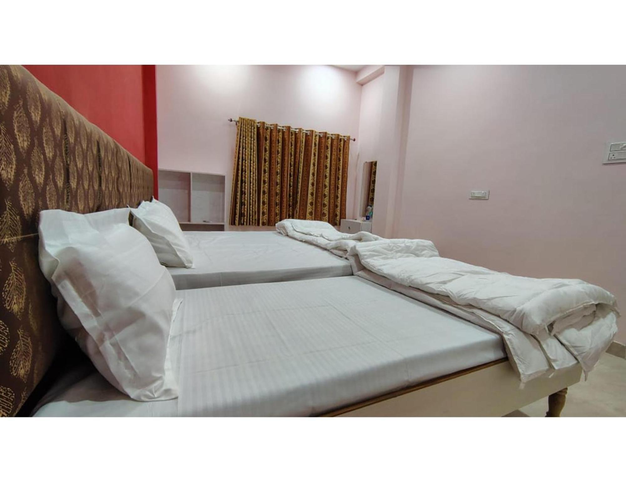 Shree Puram Hotel Varanasi Exterior foto