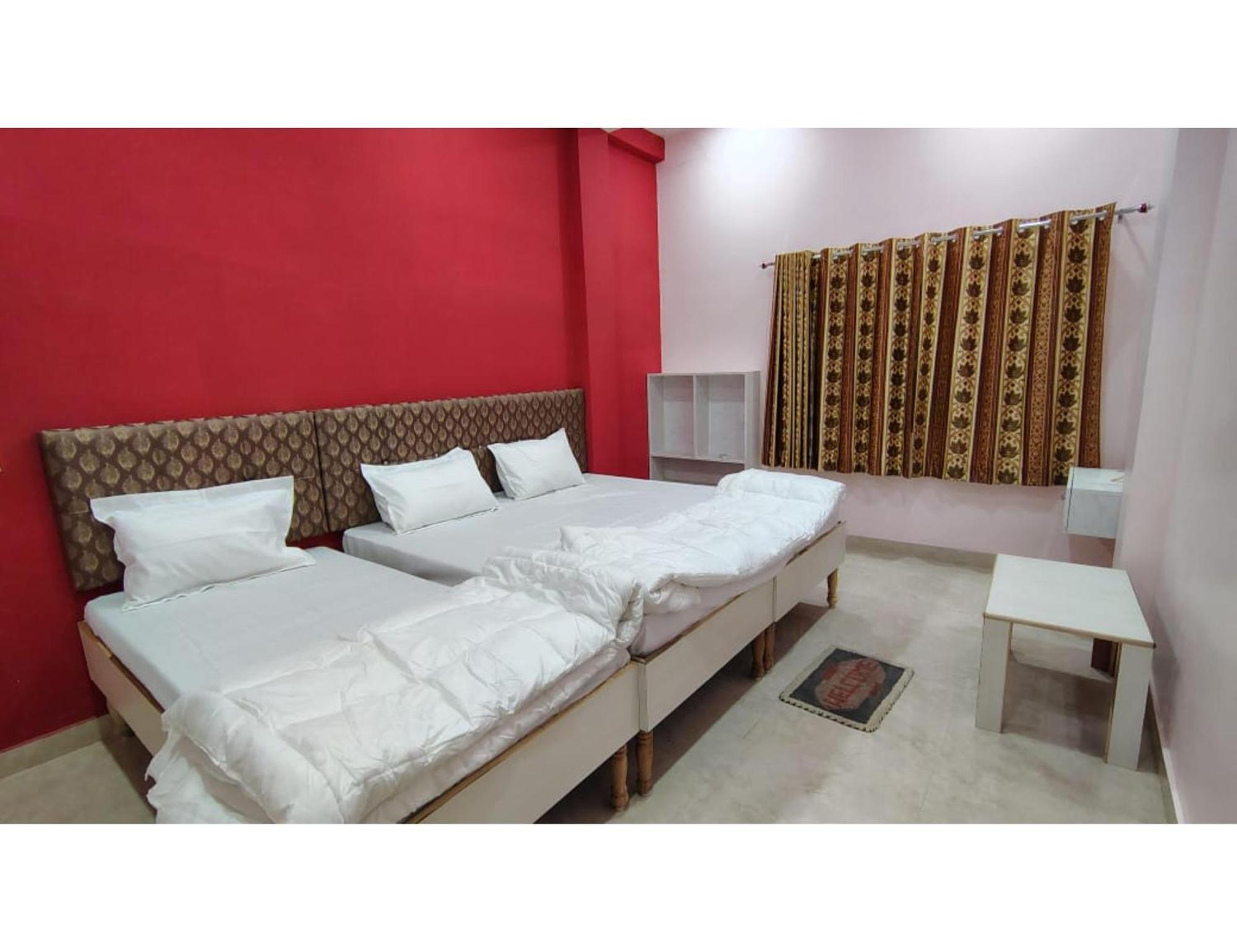 Shree Puram Hotel Varanasi Exterior foto